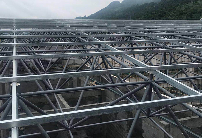 张家界仁怀冠英学校艺体楼网架